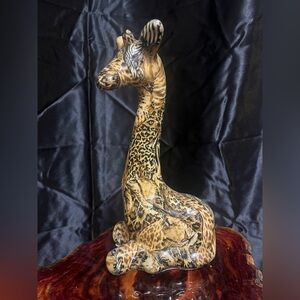 A La Vie Safari Collection Animal Print Giraffe Figurine